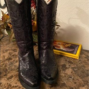 Circle G Cross Embroidered Cowgirl Boots -snip toe